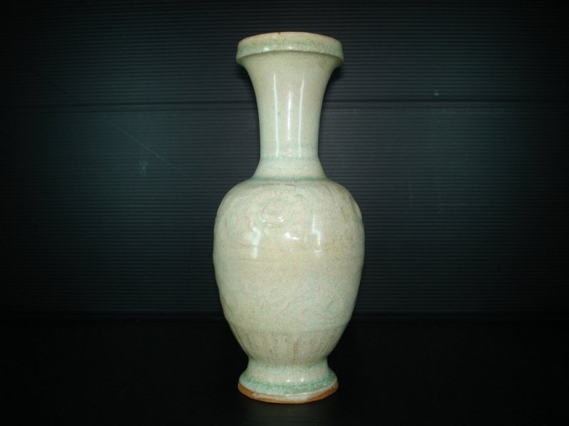 Yuan dynasty qingbai large vase 20cm