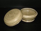 Five dynasties celadon Yue ware cover box