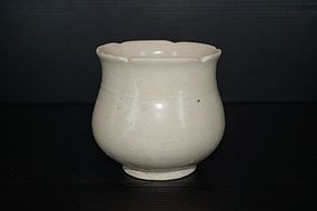 Rare Song dynasty Ding ware lobbed cup