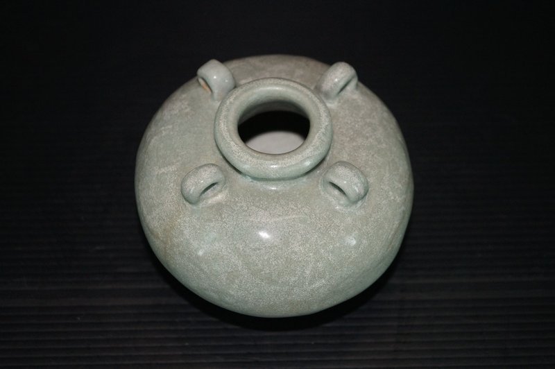 Rare Song longquan dragon jar with 4 lugs