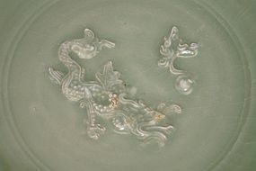 Rare Song longquan celadon dragon dish