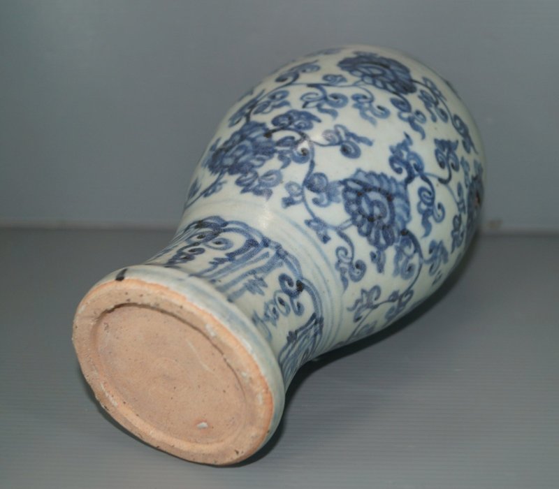 Ming 15th century blue and white large meiping vase