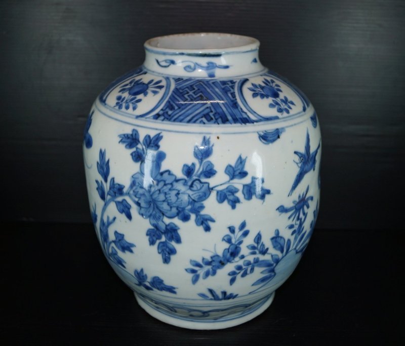 Ming transitional blue and white large jar