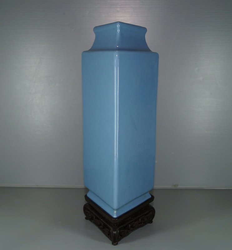 Qing 18th century blue glaze large vase
