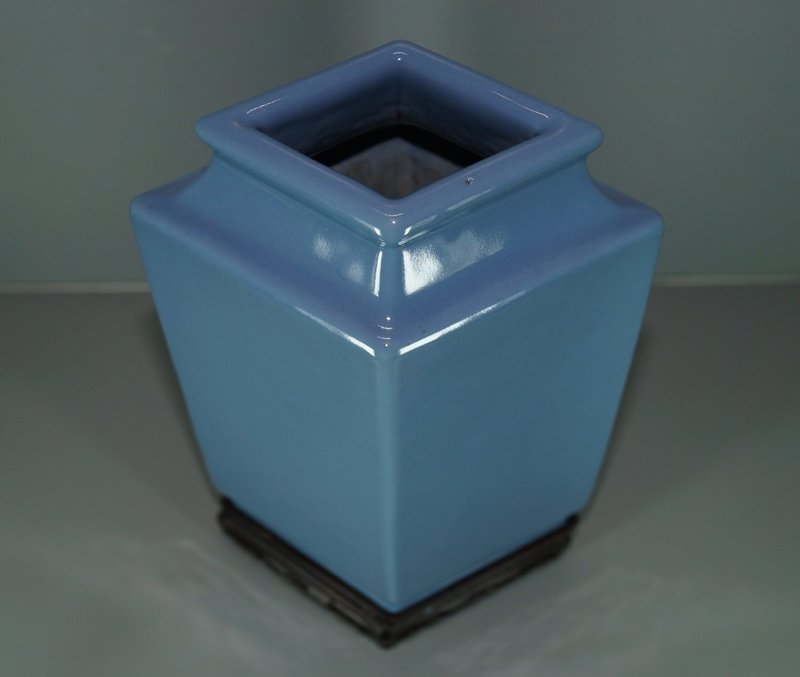 Qing 18th century blue glaze large vase