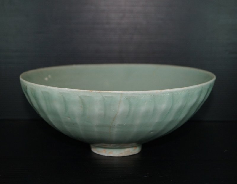 Song Yuan longquan blue green celadon large bowl