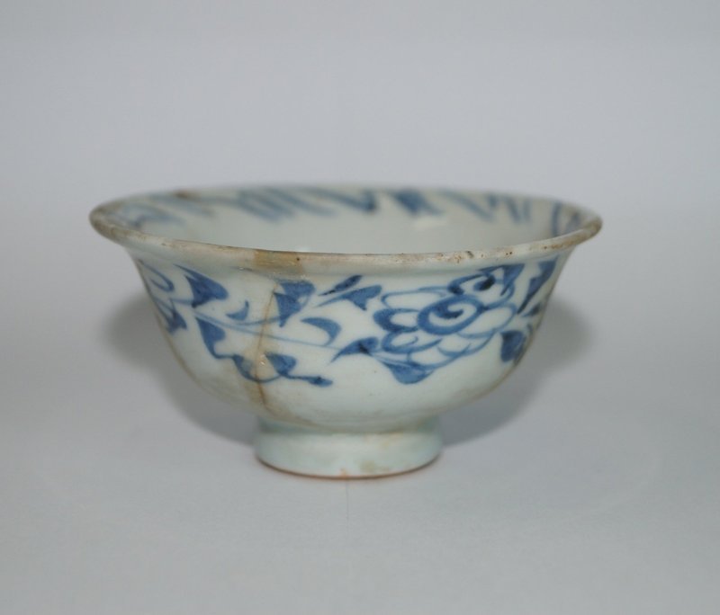 Rare sample of Yuan dynasty blue and white calligraphy bowl