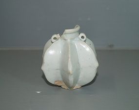 Rare Yuan dynasty qingbai glaze star shape jar