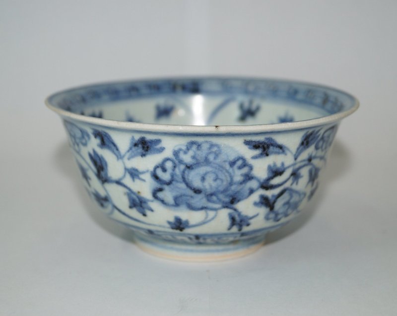 Rare Ming dynasty Xuande blue and white minyao bowl
