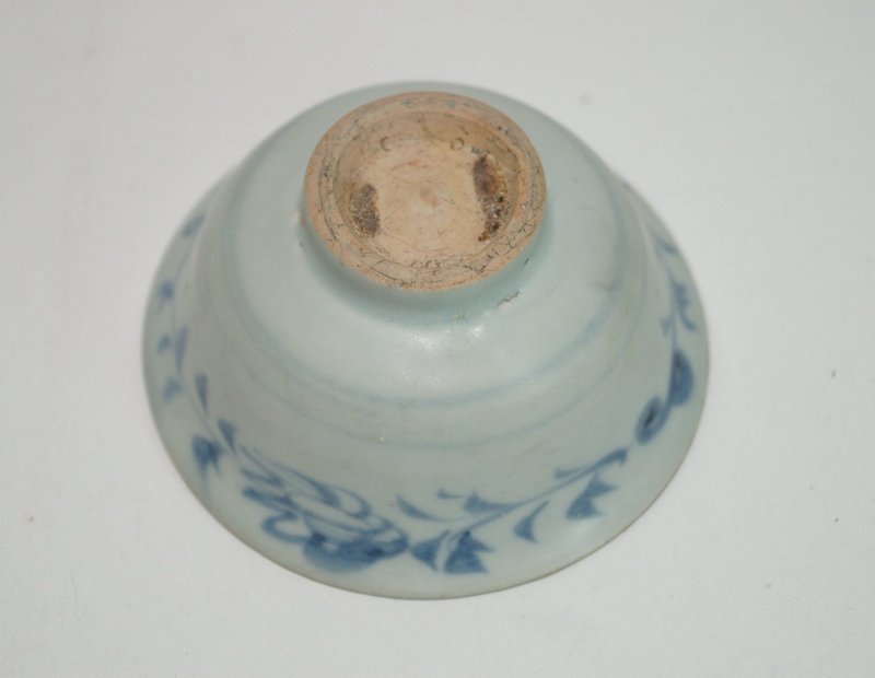 Yuan dynasty blue and white tea cup