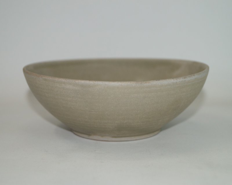 Rare Tang dynasty Yue ware bowl qith bi footring