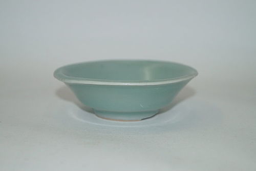 Rare Song dynasty longquan celadon bluish green small washer