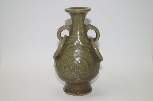 Song - Yuan longquan celadon vase with two ears