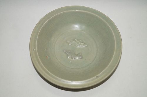 Song - Yuan dynasty longquan celadon plate with fish motif