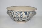 Late Ming blue and white large lobbed bowl