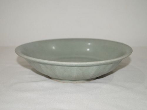 Song dynasty longquan celadon large lotus dish