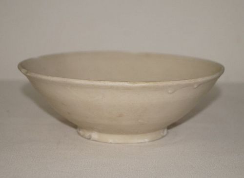 Song dynasty Ding ware white glaze large flower bowl