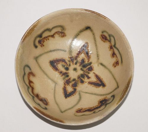 Tang dynasty Changsha bowl with rare motif