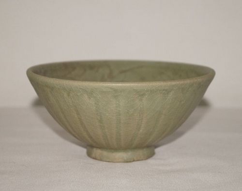 Ming dynasty Yongle longquan celadon lotus bowl