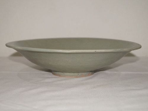 Rare Song dynasty longquan conical shape large bowl