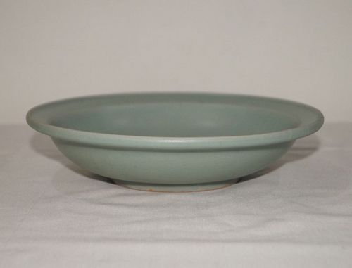 Song dynasty longquan celadon plate with bluish green color