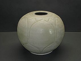 Tang - Five dynasty Yue yao globular jar