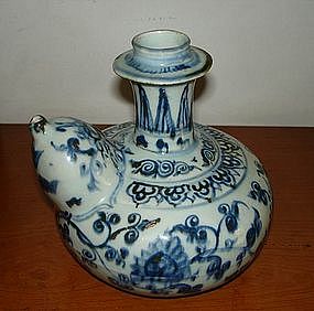 Ming 15th century blue and white kendi