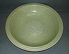 Yuan longquan celadon dish (flower motif)