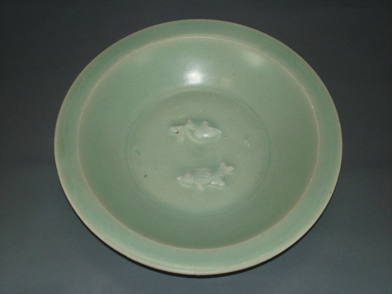 Song dynasty blue green celadon twin fish big dish