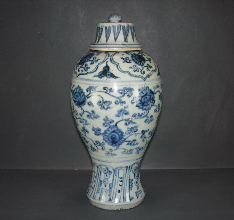 Ming 15th century blue and white meiping with cover