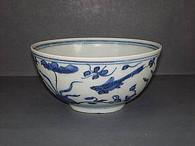 Ming blue and white big bowl with fish motif