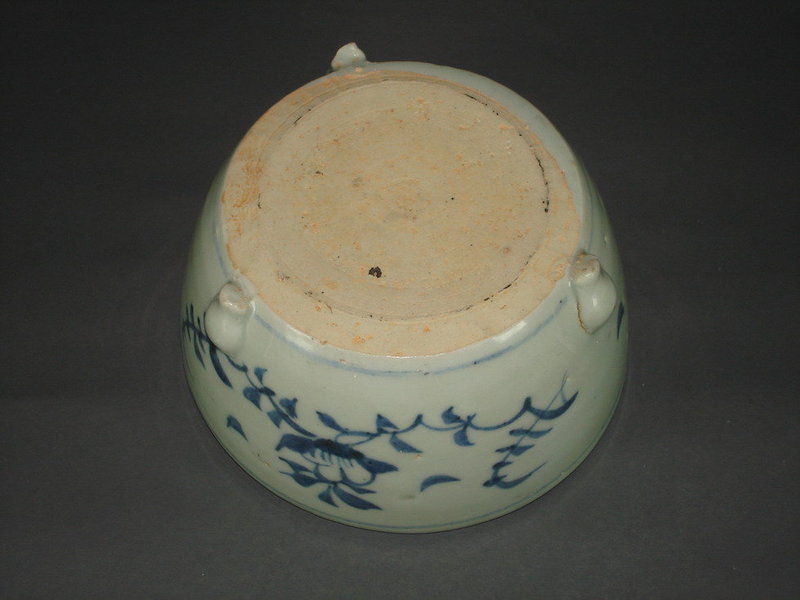 Early Ming 15th century blue and white censer