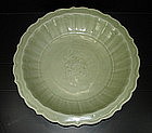 Yuan dynasty longquan celadon large lobbed dish