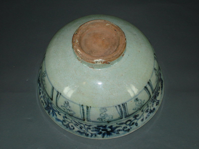 Yuan dynasty blue and white bowl with mandarin ducks