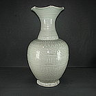 An elegant Song dynasty qingbai large flower vase 28 cm
