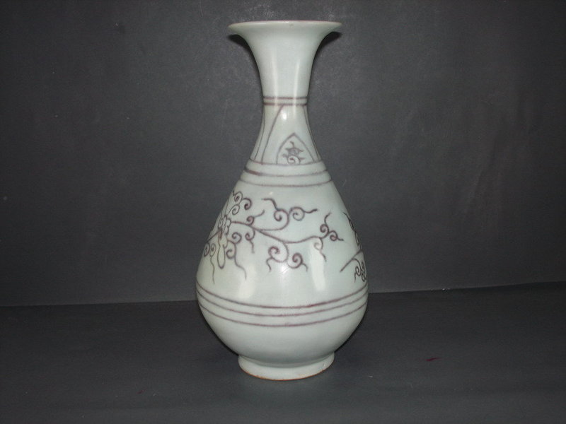 Yuan dynasty red under glaze yuhuchun vase (restored)