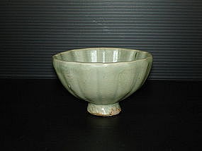 Song dynasty longquan celadon fluted cup