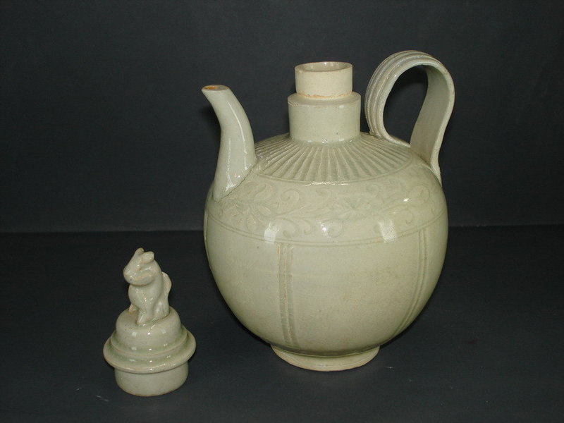 Fine northern Song white glaze ewer and cover