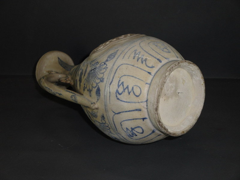Rare Annamese reticulated blue and white large ewer