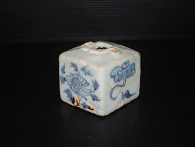 Rare Yuan dynasty blue and white square jar