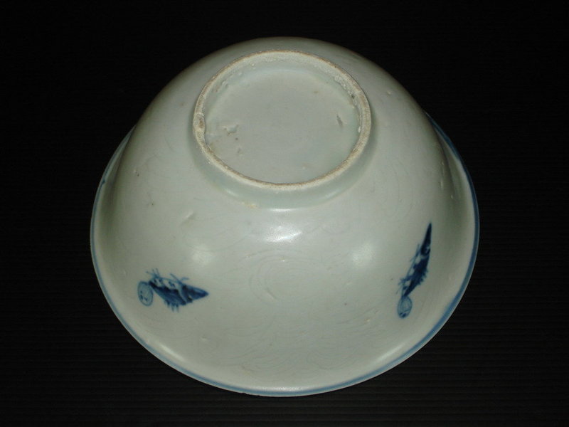 Rare early Ming blue and white fish with anhua bowl