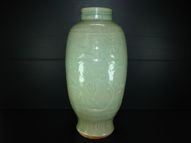 Ming longquan celadon large lantern vase 33cm