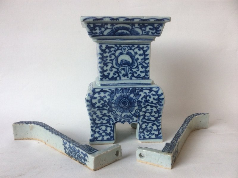 A Matched Qing Dynasty Porcelain Altar Set