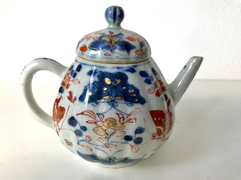 Chinese Imari Teapot Kangxi Ca. 1700