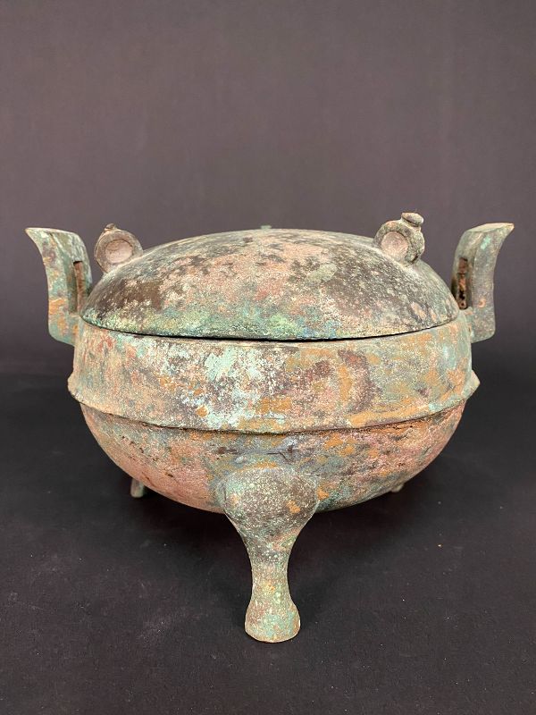 Chinese Bronze Tripod Vessel ‘Ding’ Han Dynasty