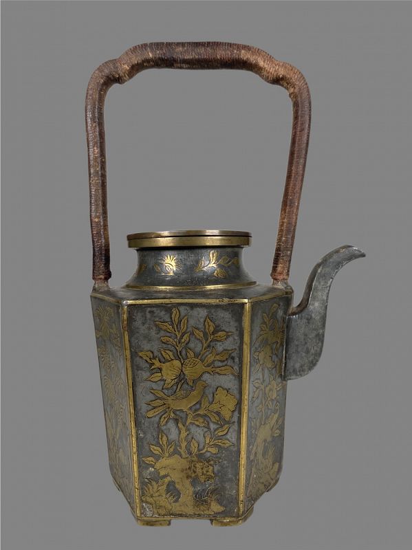 Chinese Wine Pot 18th century