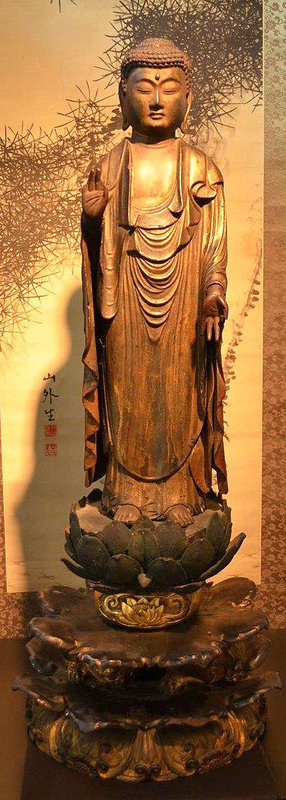 15th Century Japanese Gilt Wood Amida Nyorai Buddha