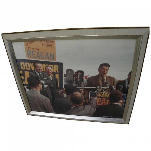 Ronald Reagan political memorabilia color photograph of California 1966 gubernatorial campaign signed by photographer Bennett Alley
