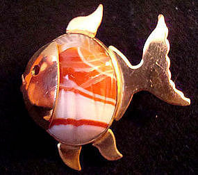 Vintage wRe Carved Colorful Agate Fish Pin in Gold Fill c.1950