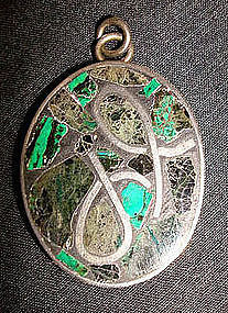 Mod Silver Abstract Stone Oval Pendant Green Black